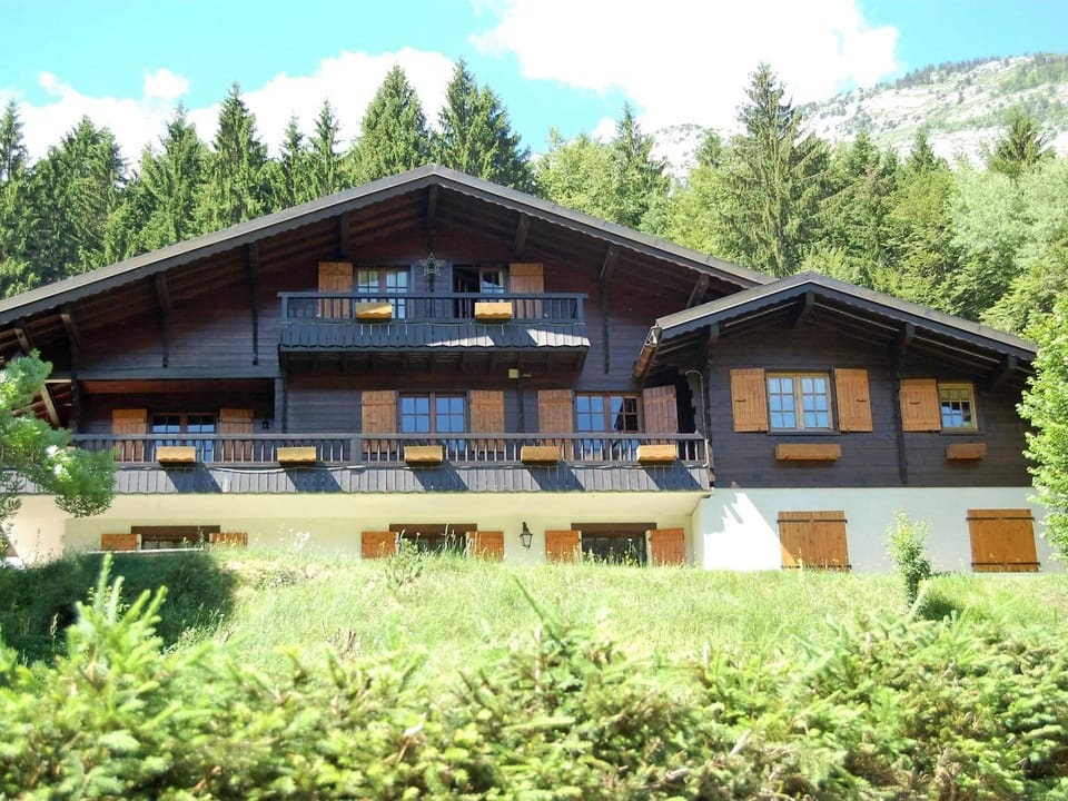 Le Chalet des 3 Monts   Hotel in Haute-Savoie