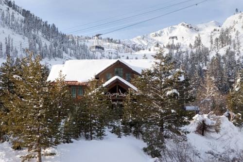 PlumpJack Inn Hotel in Palisades Tahoe (Olympic Valley)