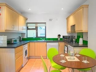 Cathedral View Apartments Hotel in Longford