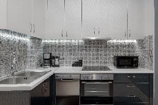 Acropolis Deluxe Apartment Hotel in Athens