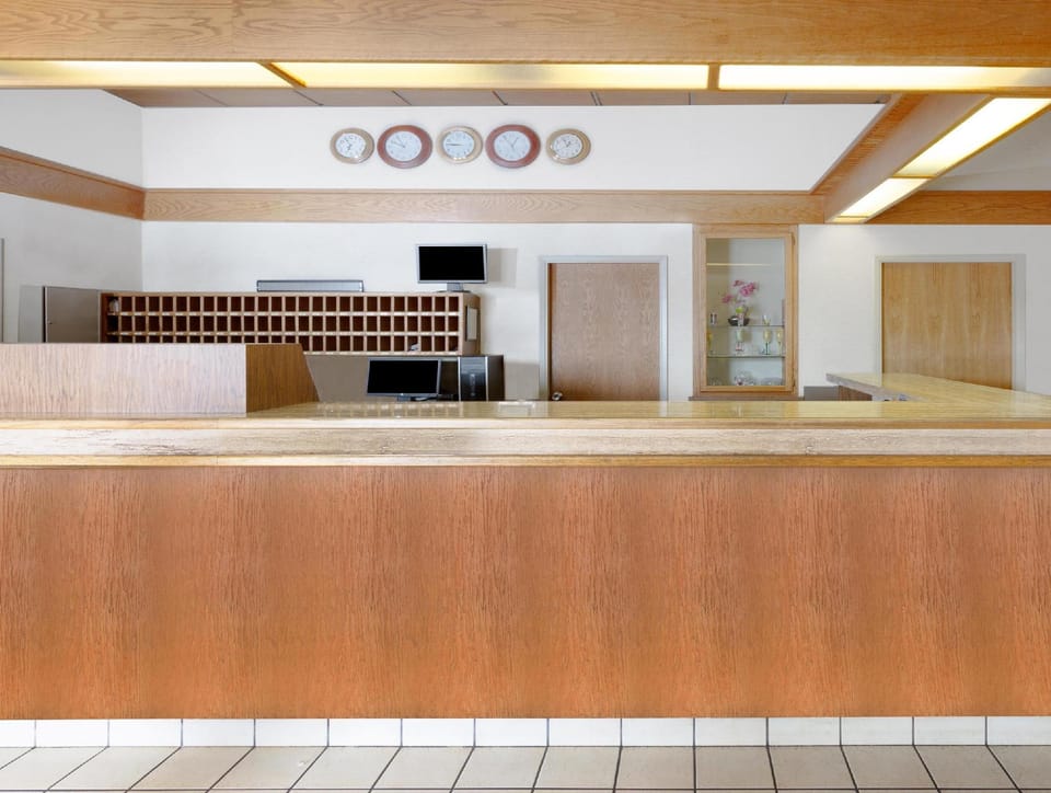 Costa Mesa Inn - Newport Beach Area Hotel in Costa Mesa