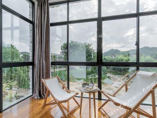 Heyuan Yuesu·Azuresky Enjoy the Moon Jingxiang Hidden Su (Anji Zhejiang North Grand Canyon Store) Hotel in Hangzhou