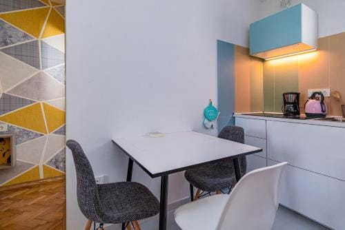 Apartments and rooms by the sea Banjol, Rab - 5077 Hotel in Lika-Senj County