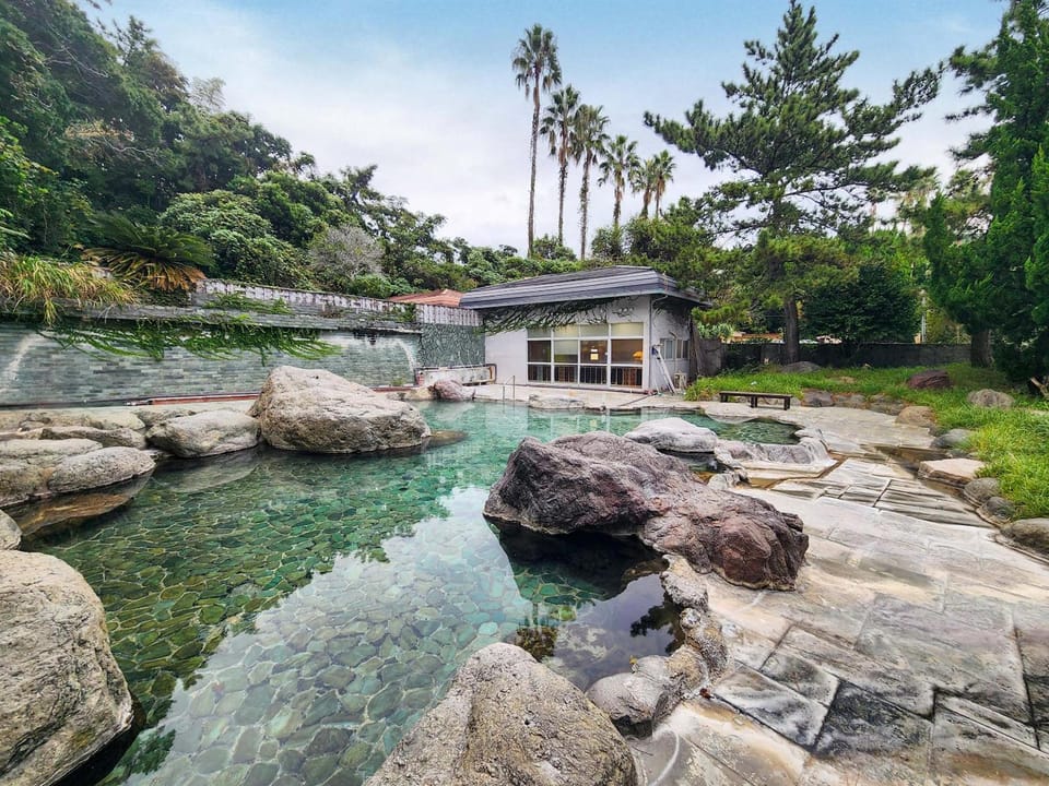 Hot spring bath