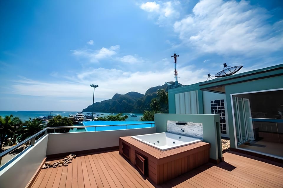 Phi Phi Harbour View Hotel Hotel in Krabi Changwat