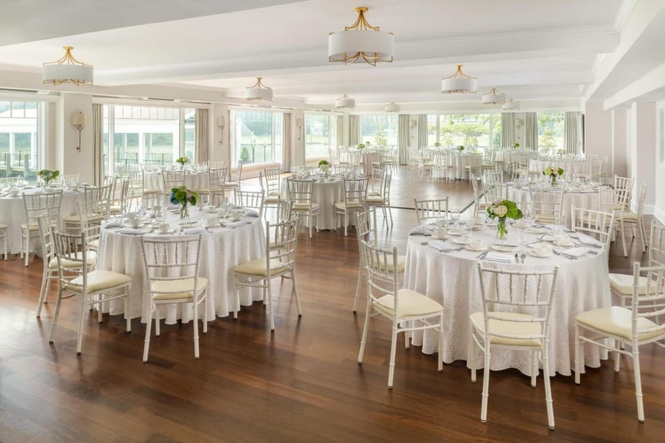 The Oaks Waterfront Hotel Inn in Maryland