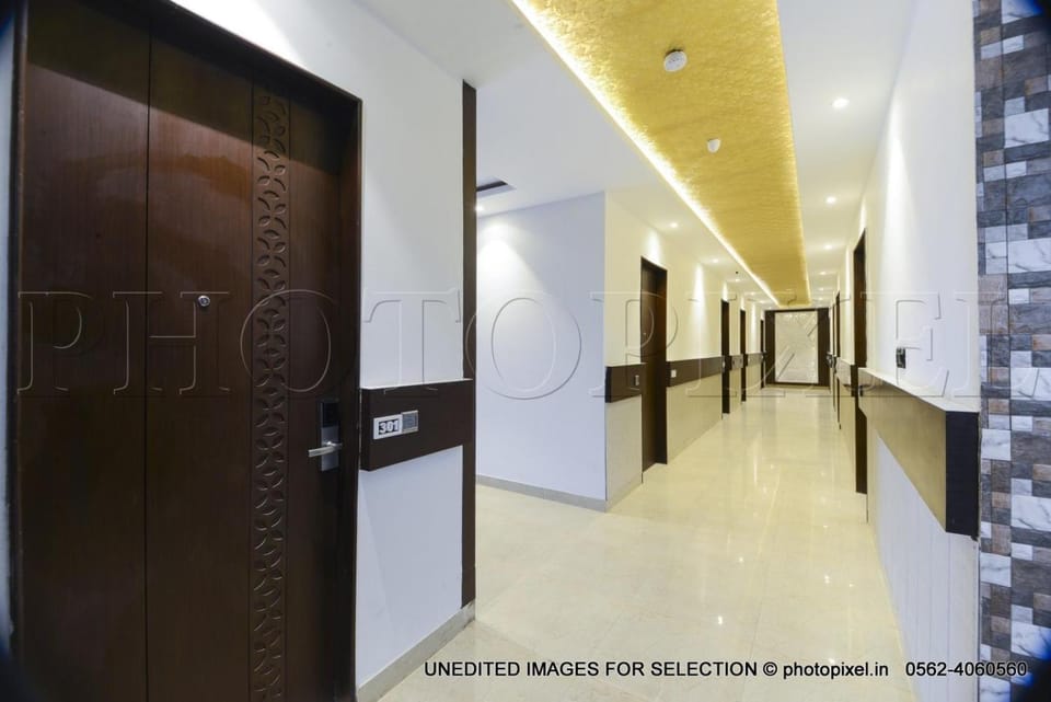 Hotel Palm Galaxy Hostel in Uttar Pradesh