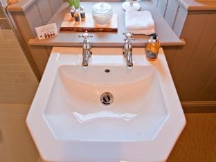 Grove Park B&B Hotel in Wales