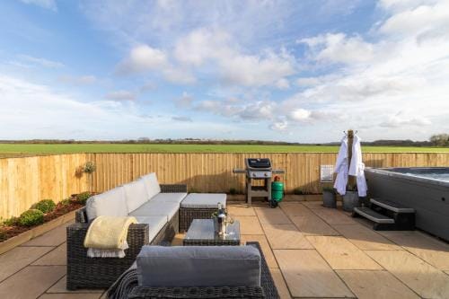 THE VIEW, BROXA - Luxury Lodge - Yorkshire Coast Lodge in England