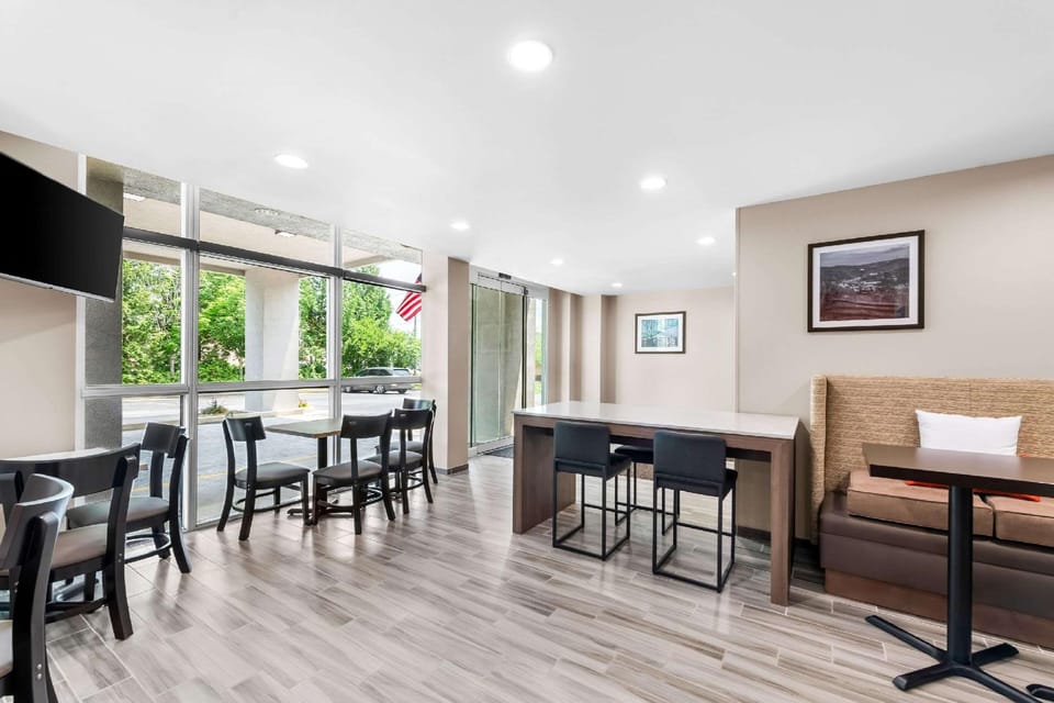 Sleep Inn & Suites Pigeon Forge - Downtown Hotel in Pigeon Forge