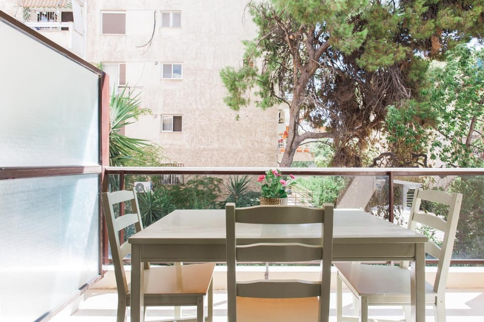 Homz Studios Faliro Hotel in South Athens