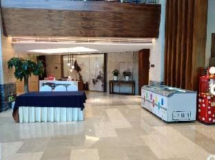 Bright Holiday Village Hotel in Hangzhou