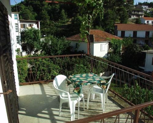 Rooms by the sea Jelsa, Hvar - 127 Hotel in Dubrovnik-Neretva County