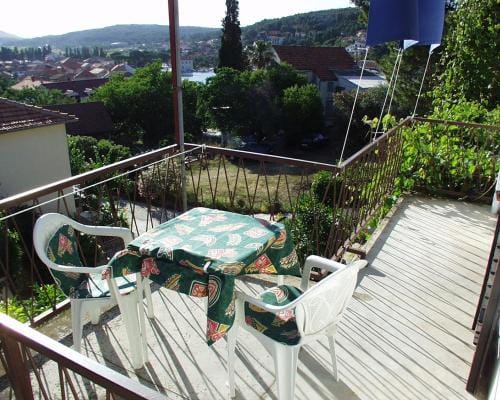 Rooms by the sea Jelsa, Hvar - 127 Hotel in Dubrovnik-Neretva County