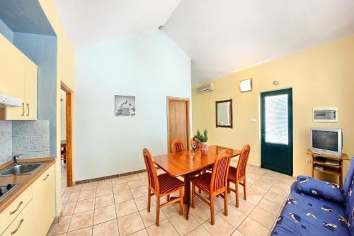 Apartments and rooms by the sea Rogoznica - 3266 Hotel in Šibenik-Knin County, Croatia