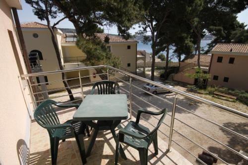 Apartments and rooms by the sea Rogoznica - 3266 Hotel in Šibenik-Knin County, Croatia
