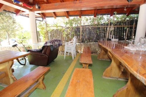 Apartments and rooms with parking space Mandre, Pag - 6309 Hotel in Novalja