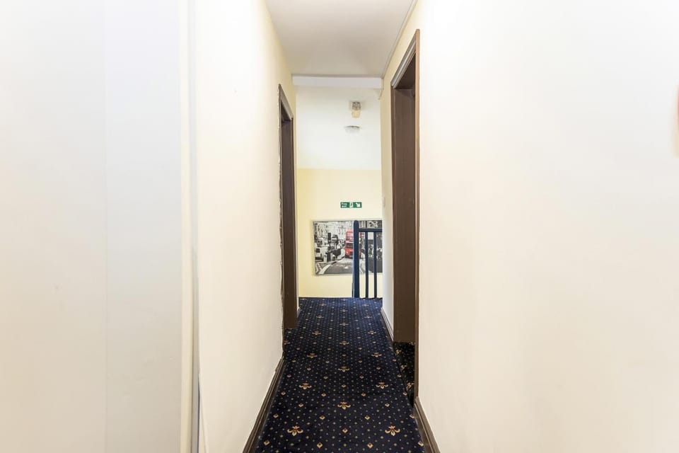 Old Oak Tree Inn Hotel in Southall