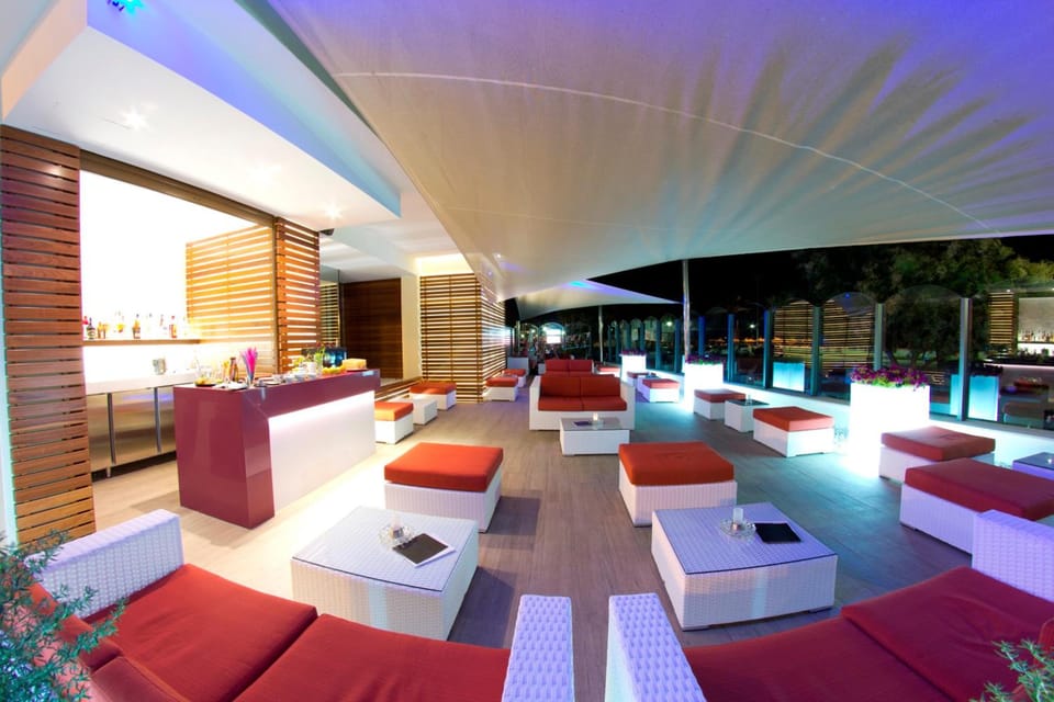 Bar/lounge