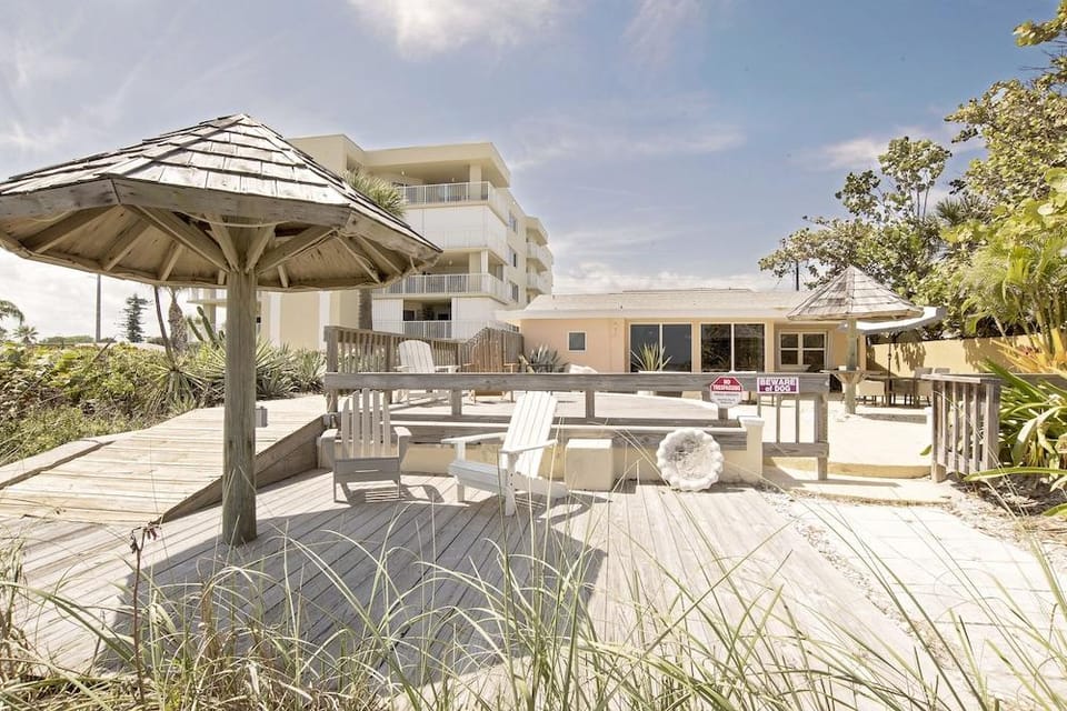 Coco Sands Beachside Cottages Hotel in Cocoa Beach