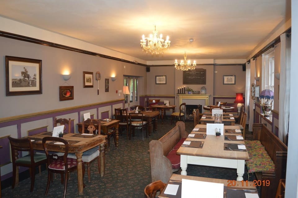 The Compasses Inn Inn in East Dorset District