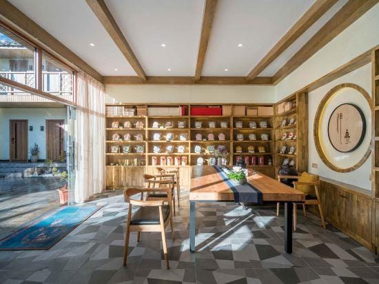 Xi Ruoru, Lijiang, built a small inn. Hotel in China