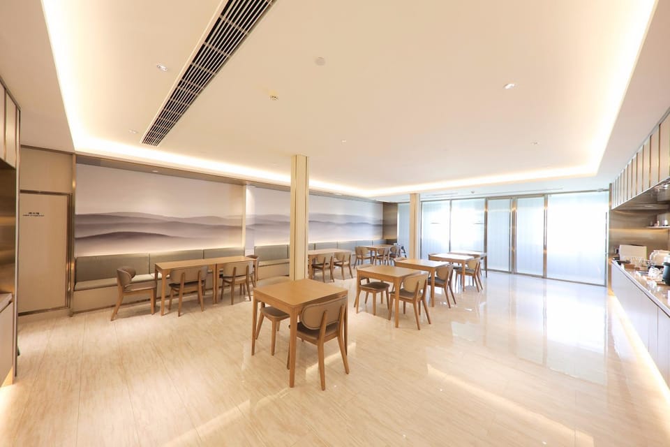 Ji Hotel Qingdao West Railway Station Hotel in Qingdao