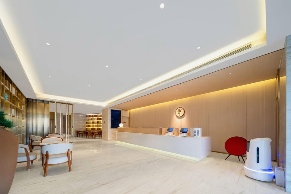 Ji Hotel Qingdao Zhanqiao Railway Station East Square Hotel in Qingdao
