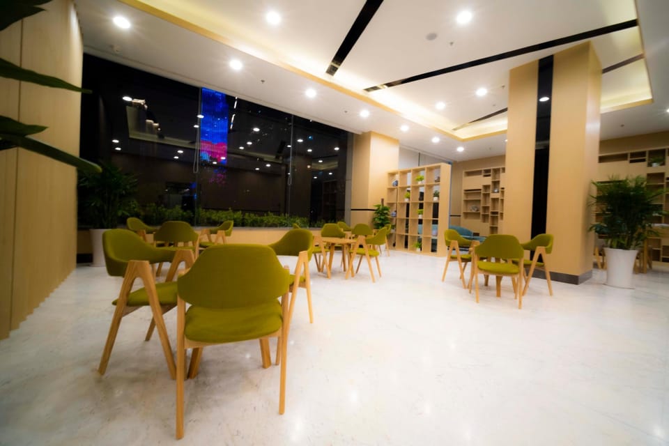 Starway Hotel Qingdao May Fourth Square Olympic Sailing Hotel in Qingdao