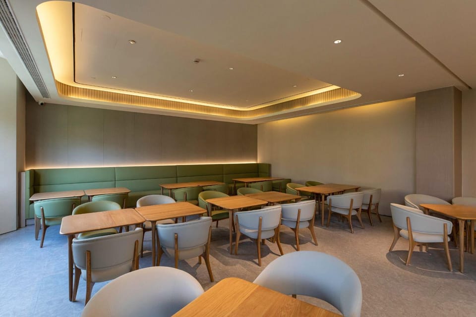 Ji Hotel Shanghai Hongqiao Maotai Road Hotel in Shanghai
