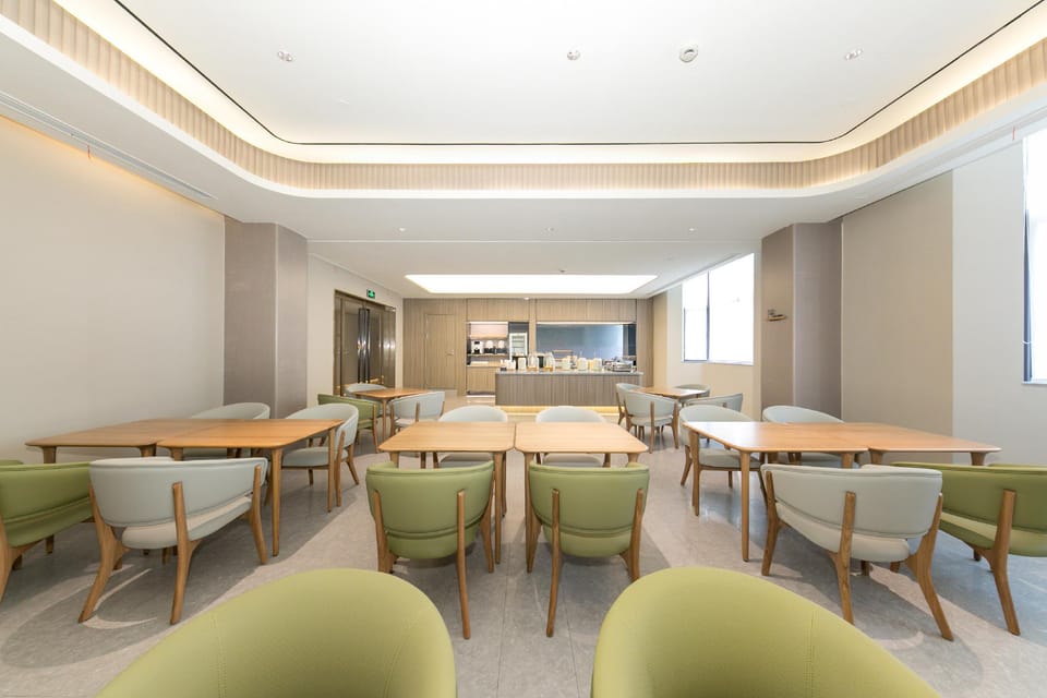 Ji Hotel Shanghai Hongqiao Maotai Road Hotel in Shanghai