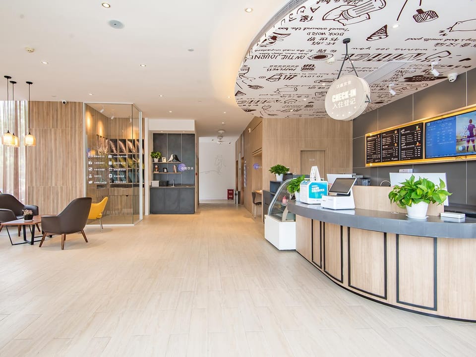 Hanting Premium Lianyungang Suning Plaza Hotel Hotel in Jiangsu