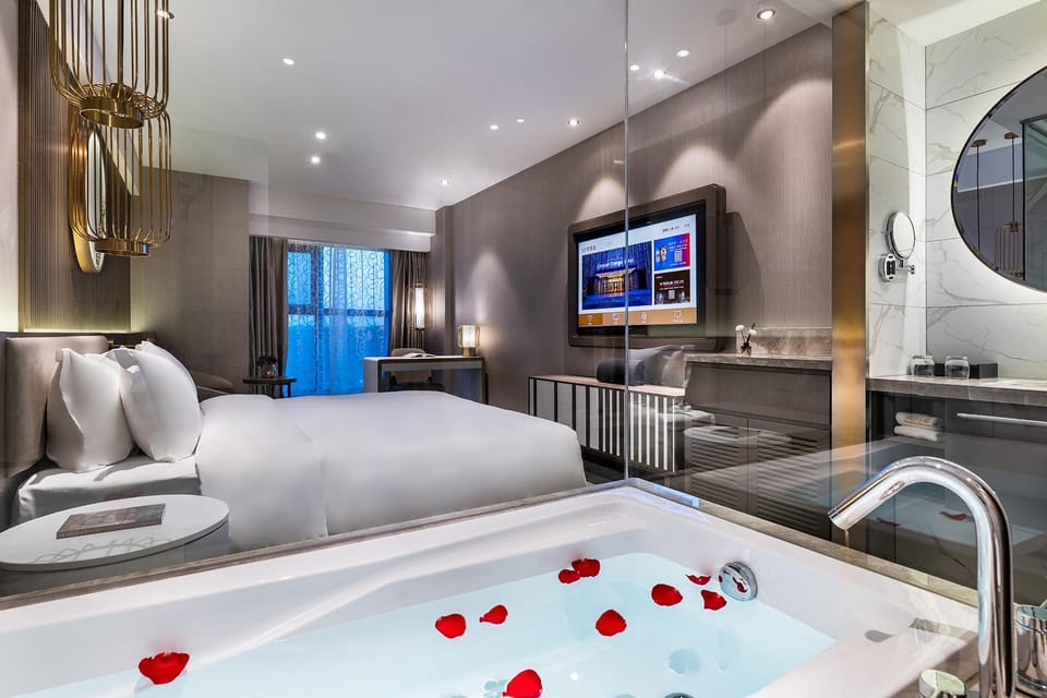 Crystal Orange Hotel Nanjing Xianlin Wandamao Hotel in Nanjing