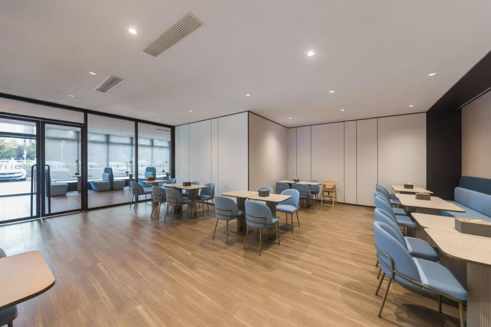 Hanting Hotel Nanjing Jiangpu Longhua Road Metro Station Hotel in Nanjing