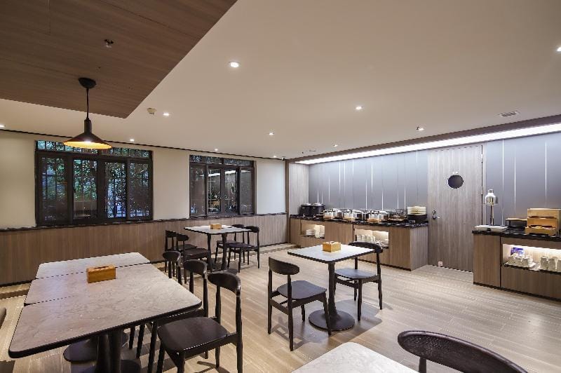 Hanting Hotel Nanjing Jiangpu Longhua Road Metro Station Hotel in Nanjing