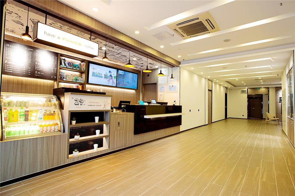 Hanting Hotel Zhengzhou Lvcheng Plaza Hotel in China