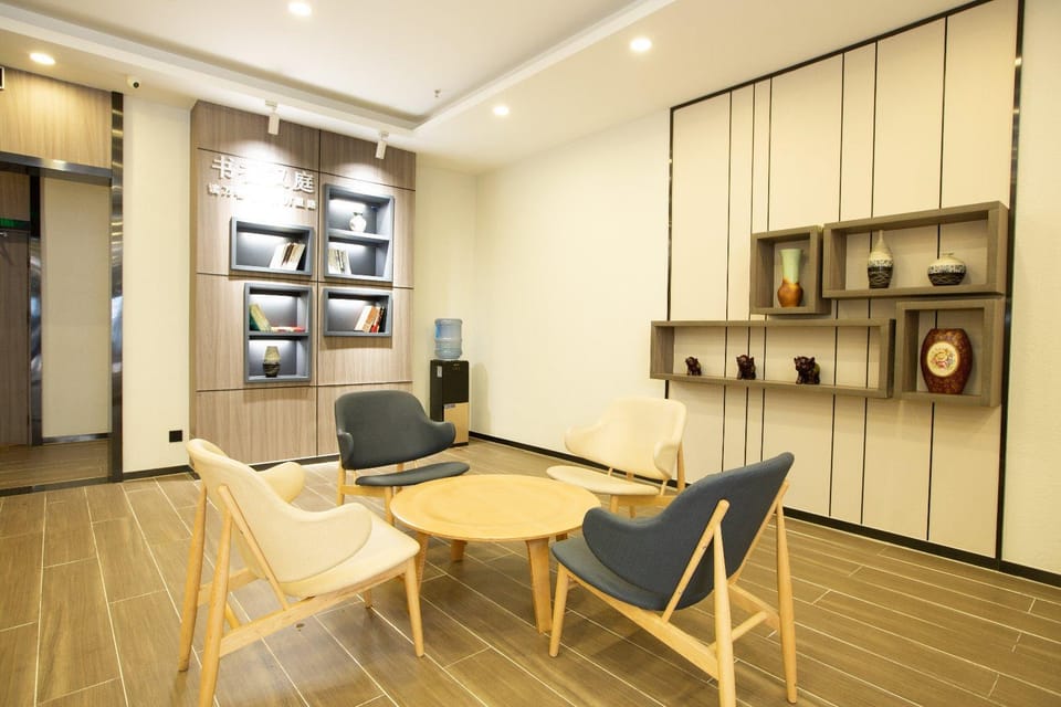 Hanting Hotel Zhengzhou Lvcheng Plaza Hotel in China