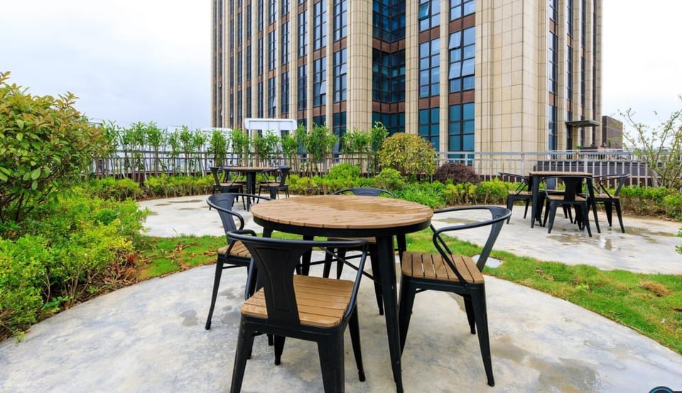 Hanting Premium Hotel Shanghai Xinzhuang Business Center Hotel in Shanghai