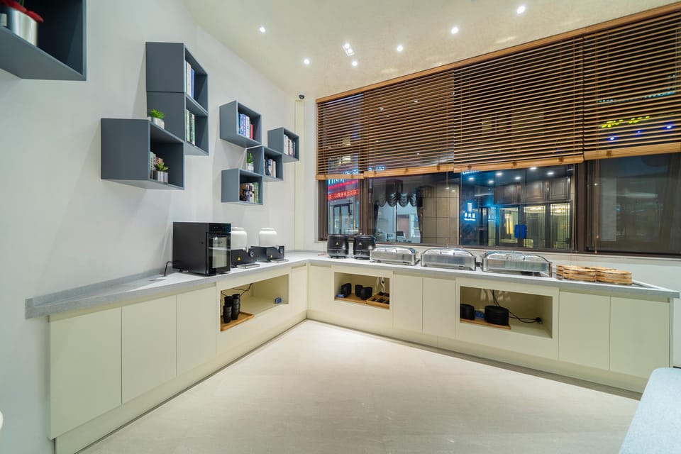 Hanting Premium Hotel Shanghai Xinzhuang Business Center Hotel in Shanghai