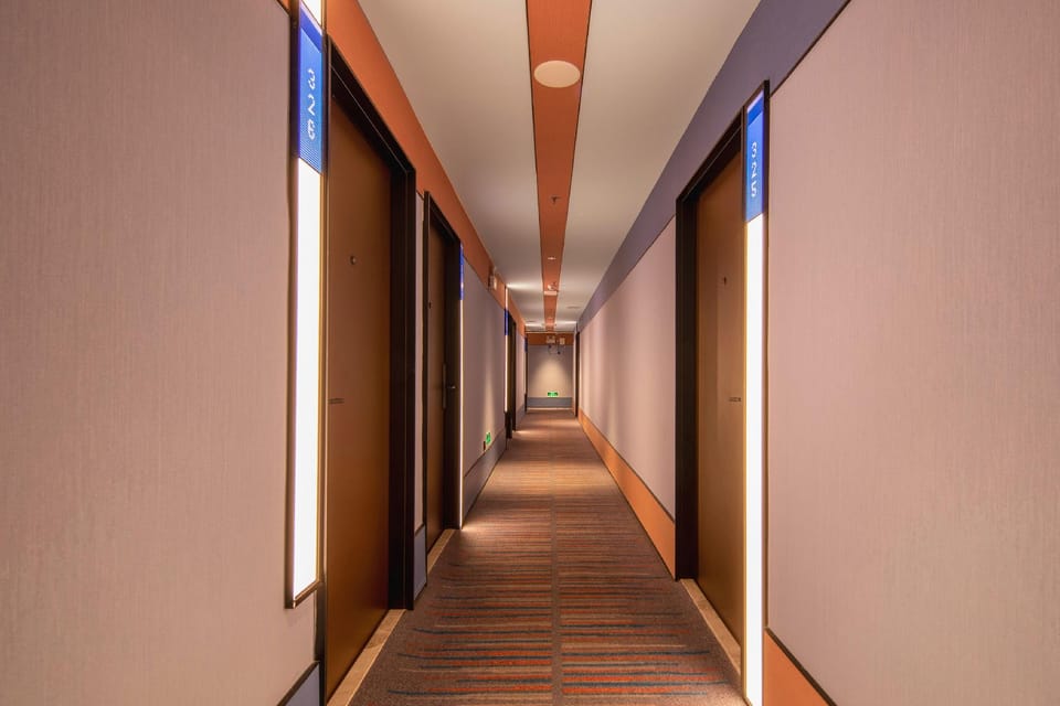Hanting Hotel Shenzhen Luohu Port Mixc City Hotel in Shenzhen