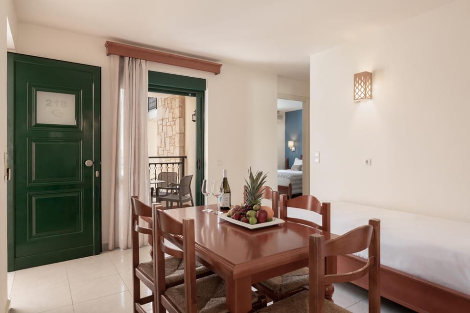 Caldera Bay Resort in Platanias
