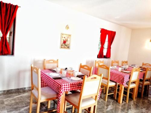 House Angie Hotel in Jezerce