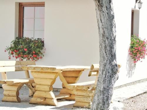 House Angie Hotel in Jezerce