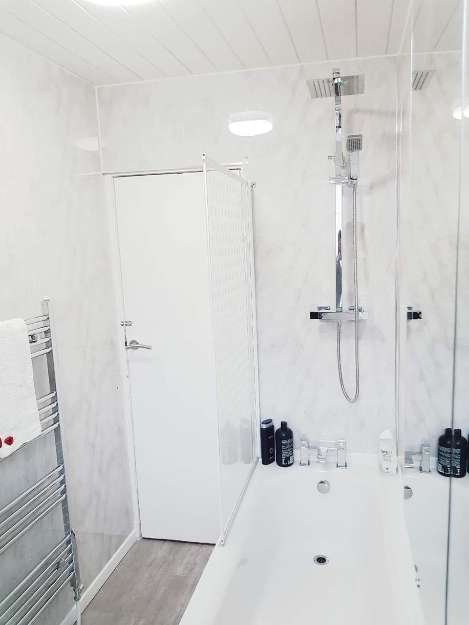 Warm Cosy Family Home with Free Parking Hotel in Glasgow
