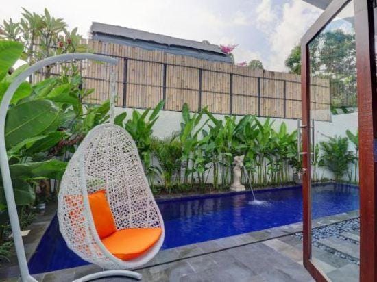 Villa Pearl Seminyak Hotel in Kuta