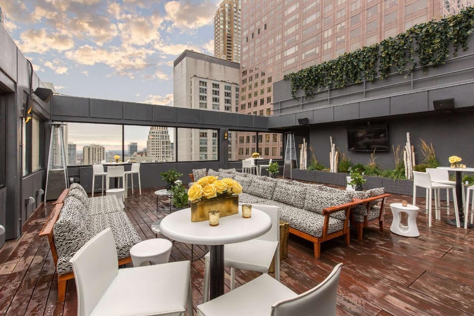The Chicago Hotel Collection Magnificent Mile Hotel in Streeterville