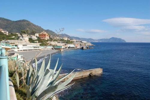 Gaslini vicinissimo - Casa dello Zio Hotel in Genoa