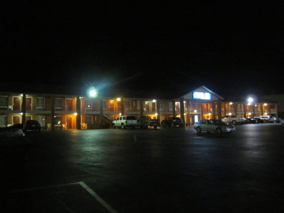 Travel Inn & Suites Motel in Indiana