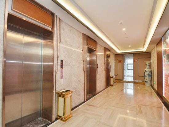 Lujiang County Hung Chun Garden Business Hotel Hotel in Jiangsu