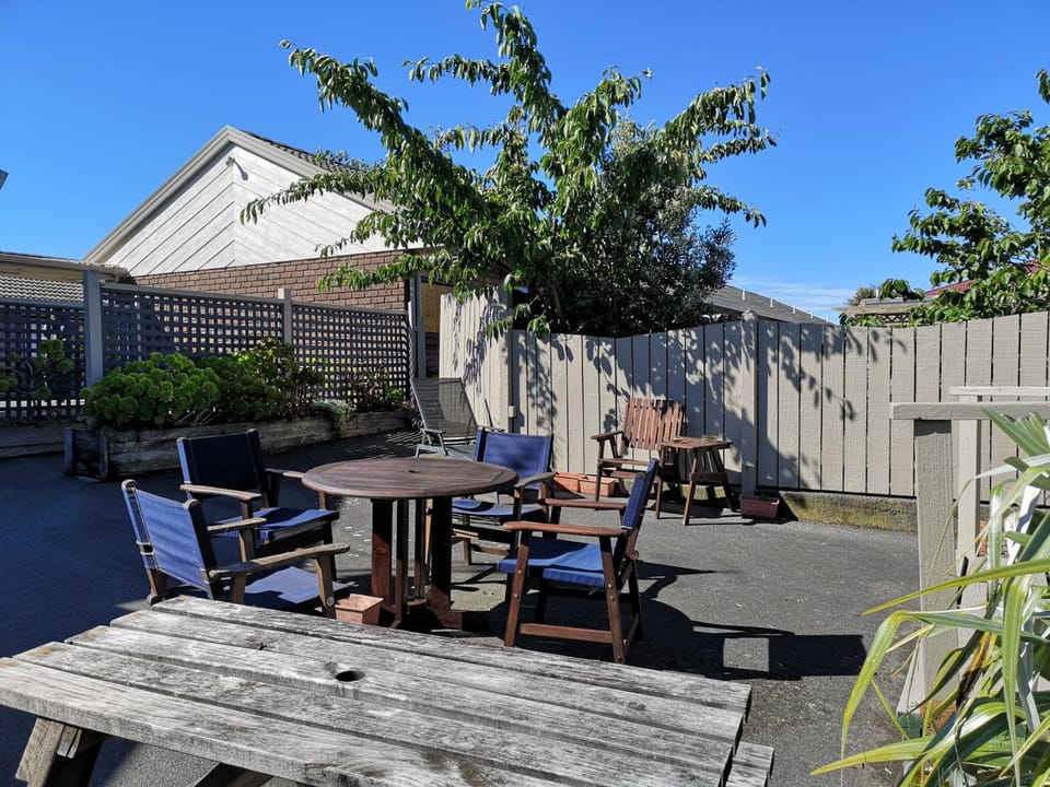 Foreshore Motor Lodge Motel in Lower Hutt